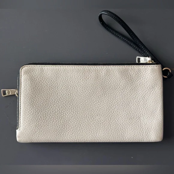 Coach wristlet - Picture 2 of 6